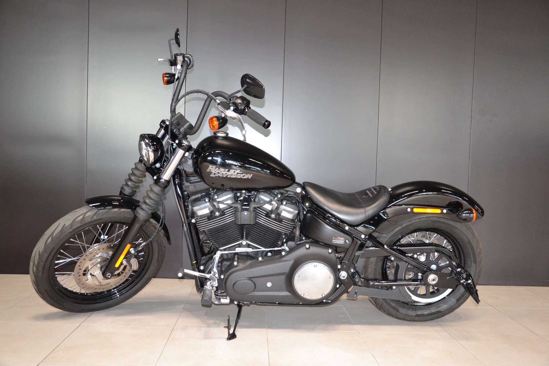 HARLEY-DAVIDSON FXBB Street Bob 107 ABS-image-1