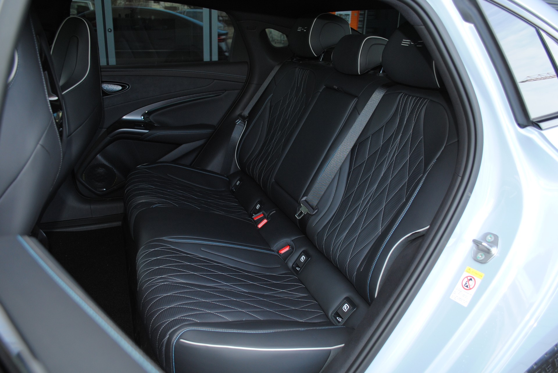 BYD Seal 82,2 kWh Excellence AWD-image-3
