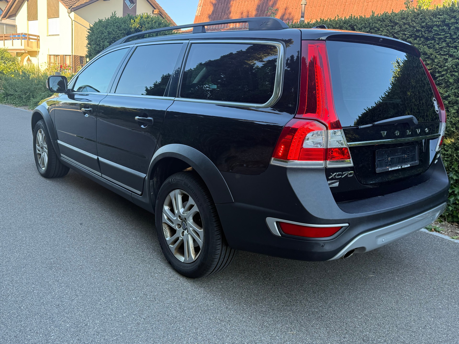 VOLVO XC70 D5 AWD Momentum Geartronic-image-6
