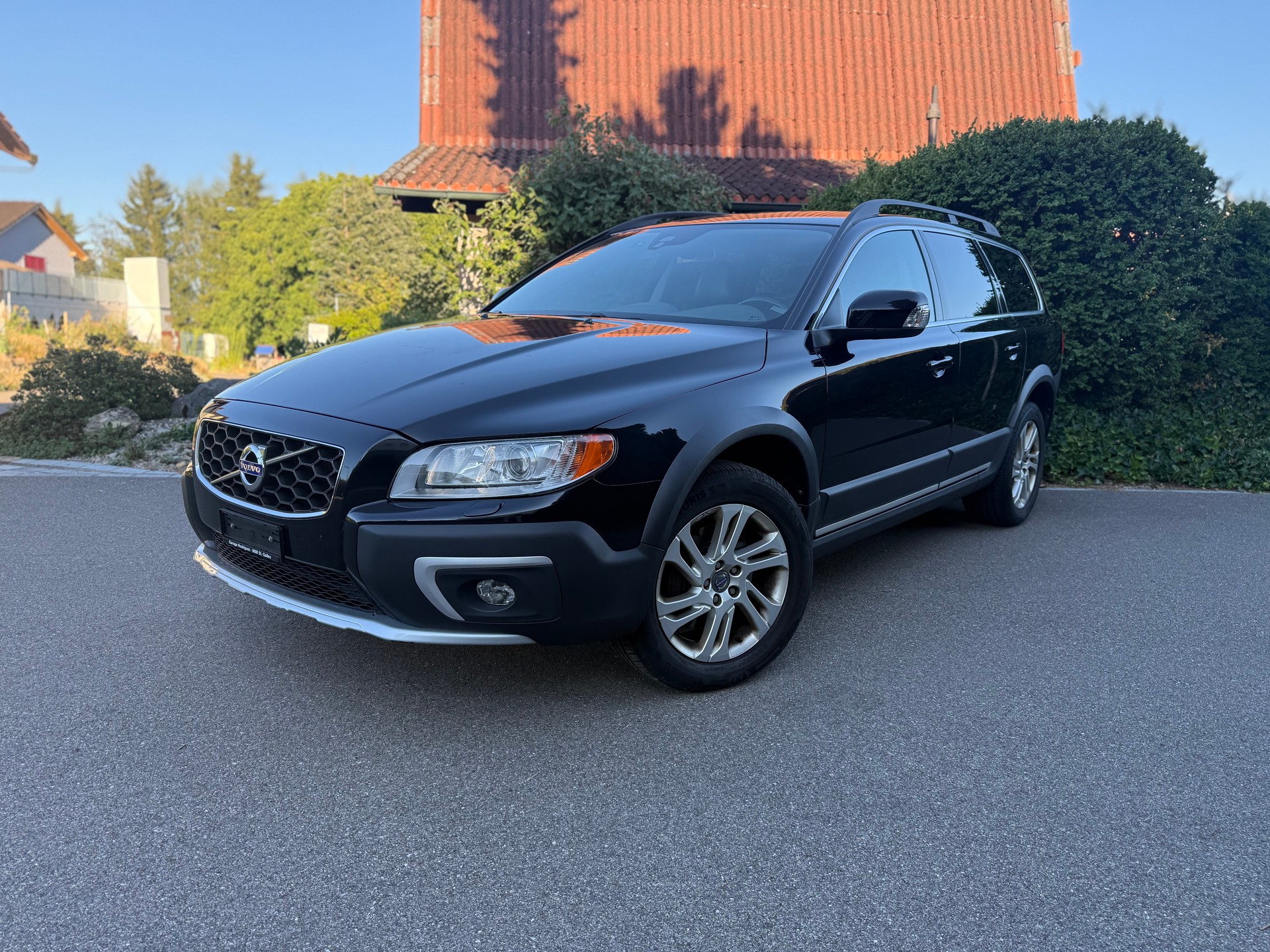 VOLVO XC70 D5 AWD Momentum Geartronic-image-0
