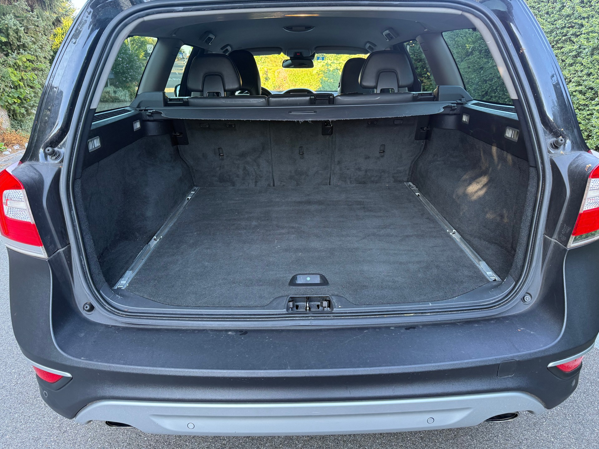 VOLVO XC70 D5 AWD Momentum Geartronic-image-8