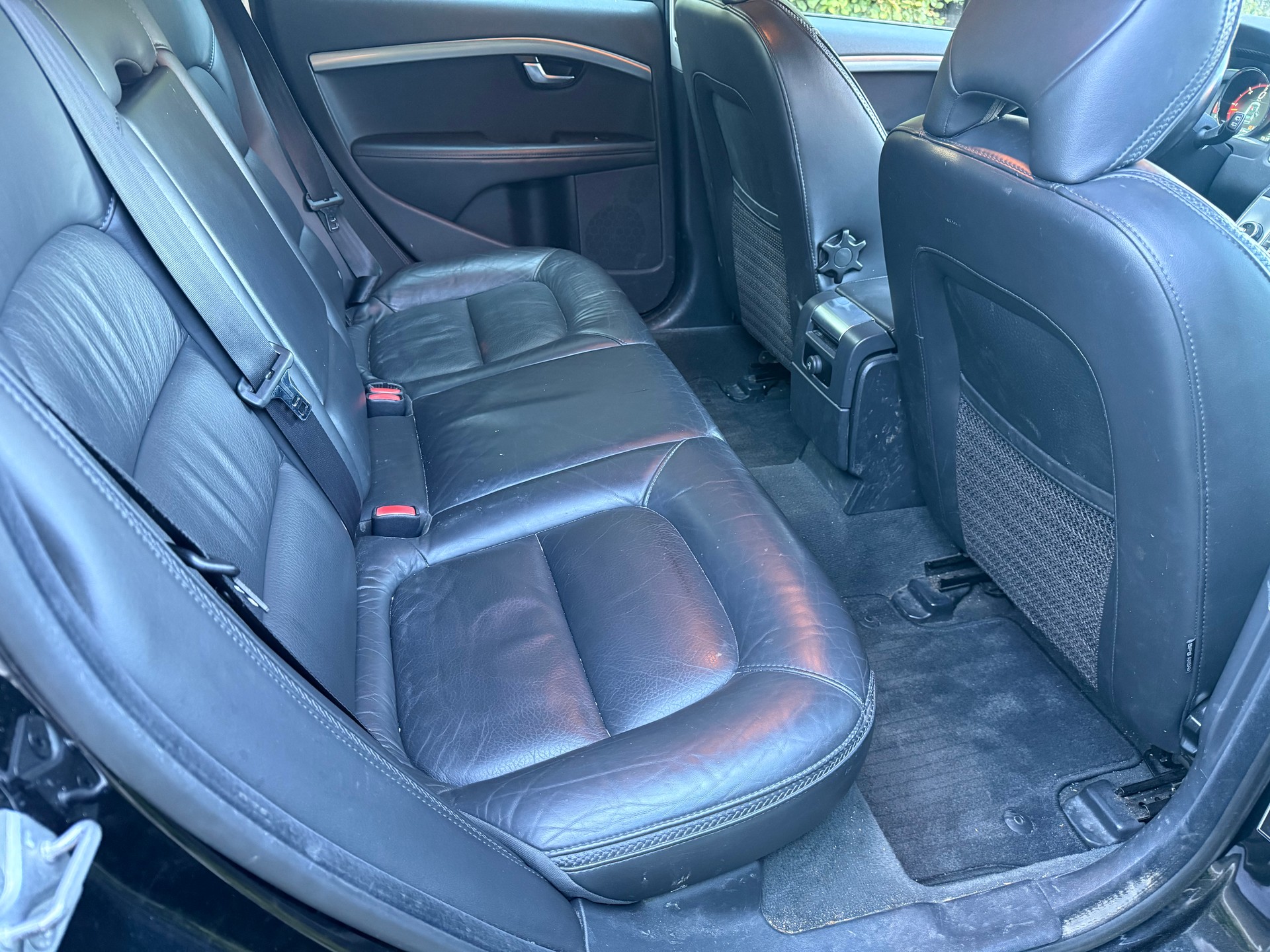 VOLVO XC70 D5 AWD Momentum Geartronic-image-12