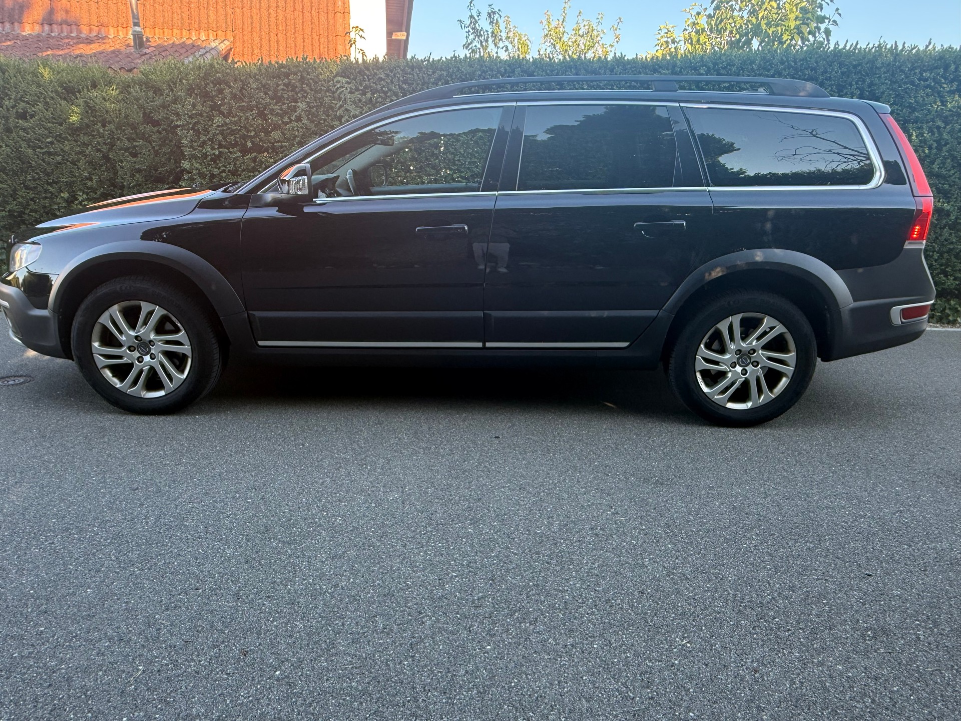 VOLVO XC70 D5 AWD Momentum Geartronic-image-2