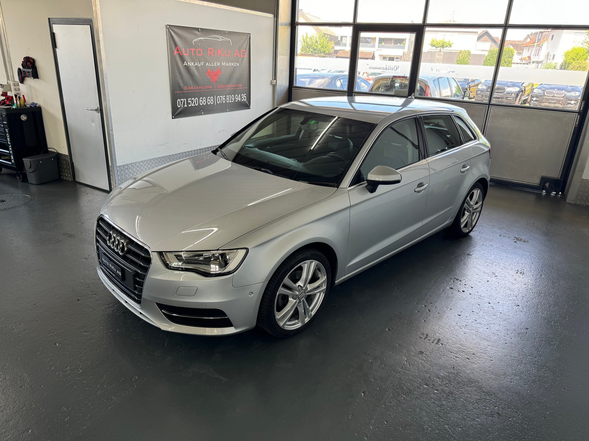 AUDI A3 Sportback 1.4 TFSI Ambition S-tronic-image-4