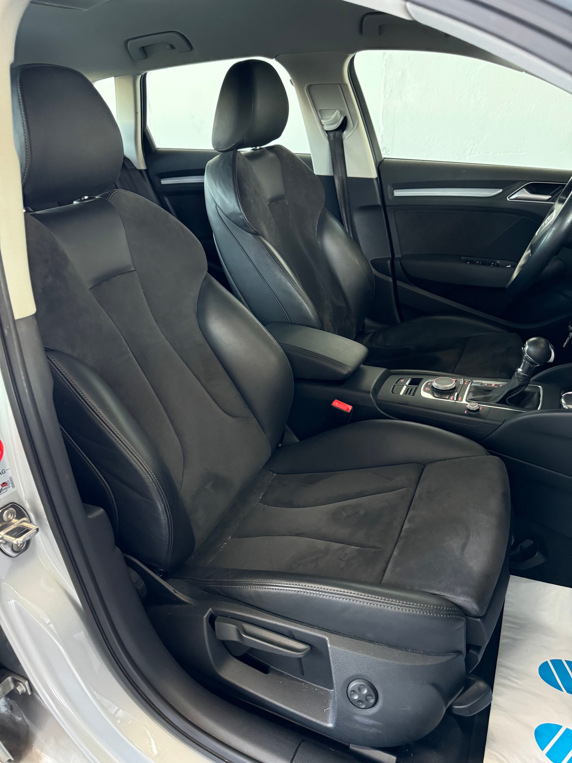 AUDI A3 Sportback 1.4 TFSI Ambition S-tronic-image-17
