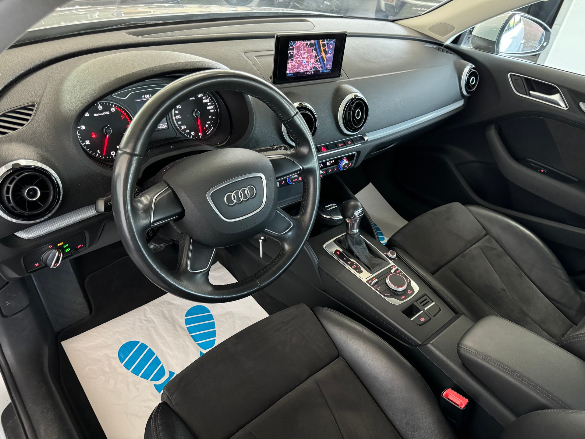 AUDI A3 Sportback 1.4 TFSI Ambition S-tronic-image-11