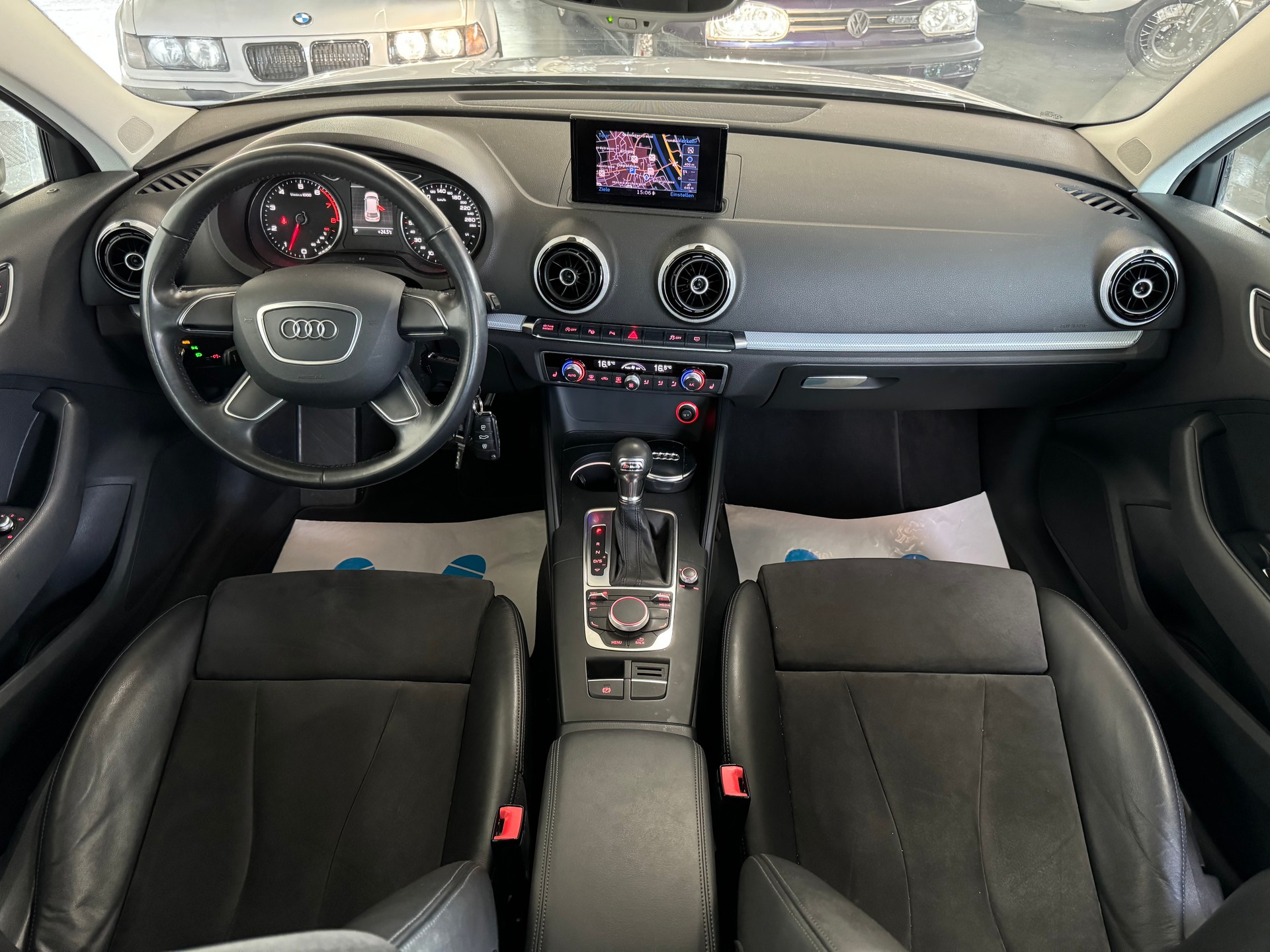AUDI A3 Sportback 1.4 TFSI Ambition S-tronic-image-13