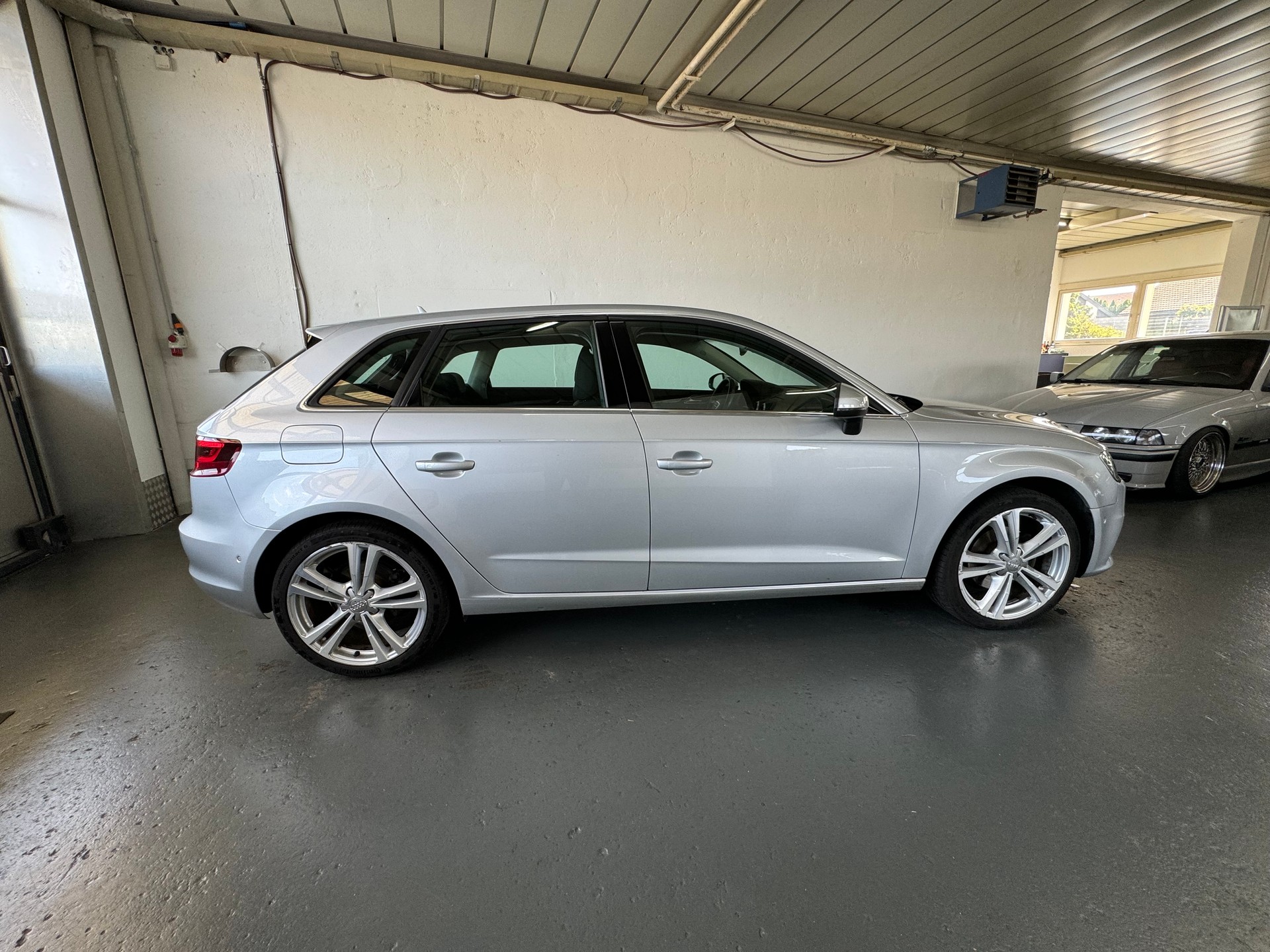 AUDI A3 Sportback 1.4 TFSI Ambition S-tronic-image-6