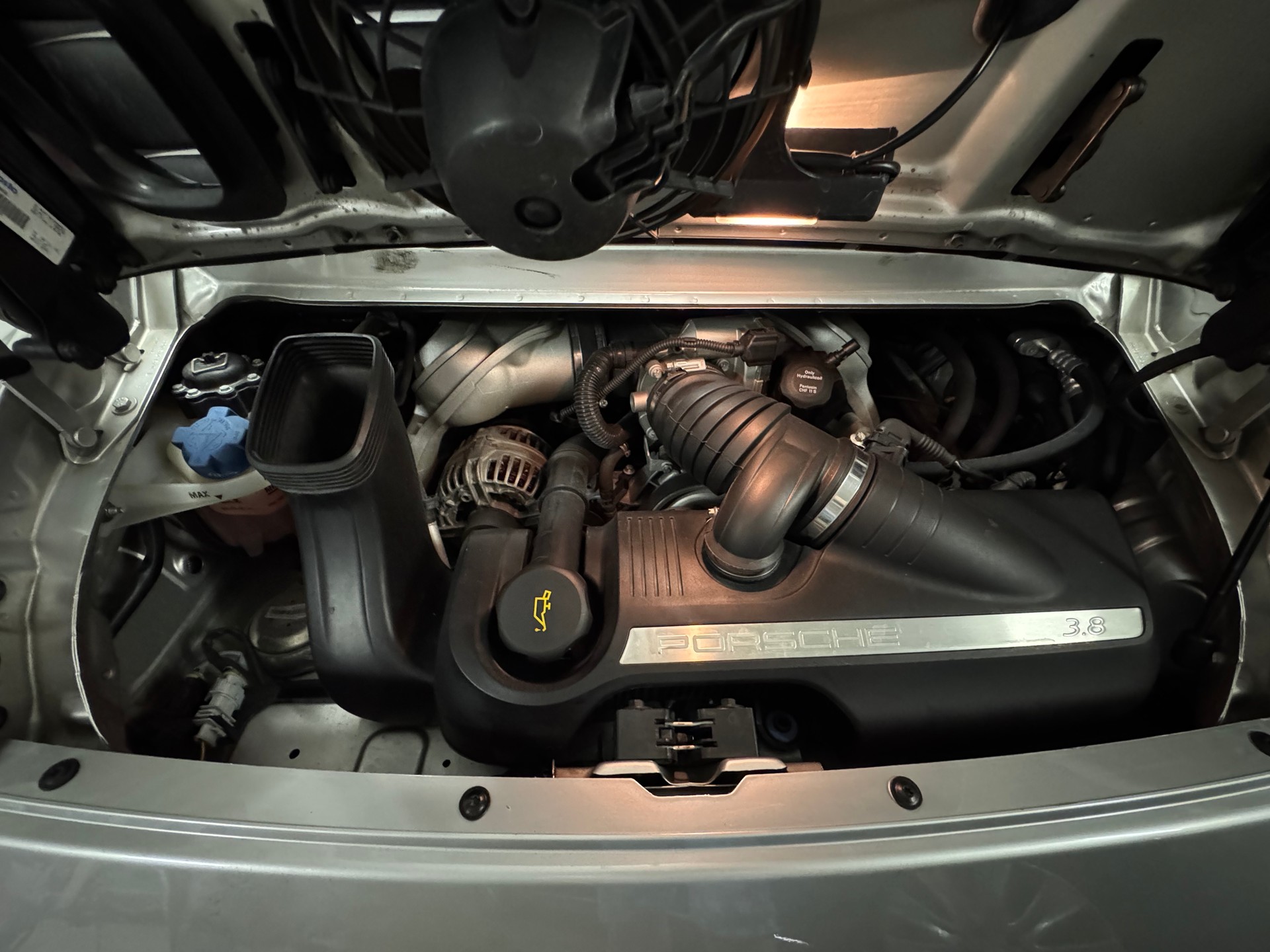PORSCHE 3.8 Carrera 4S-image-3