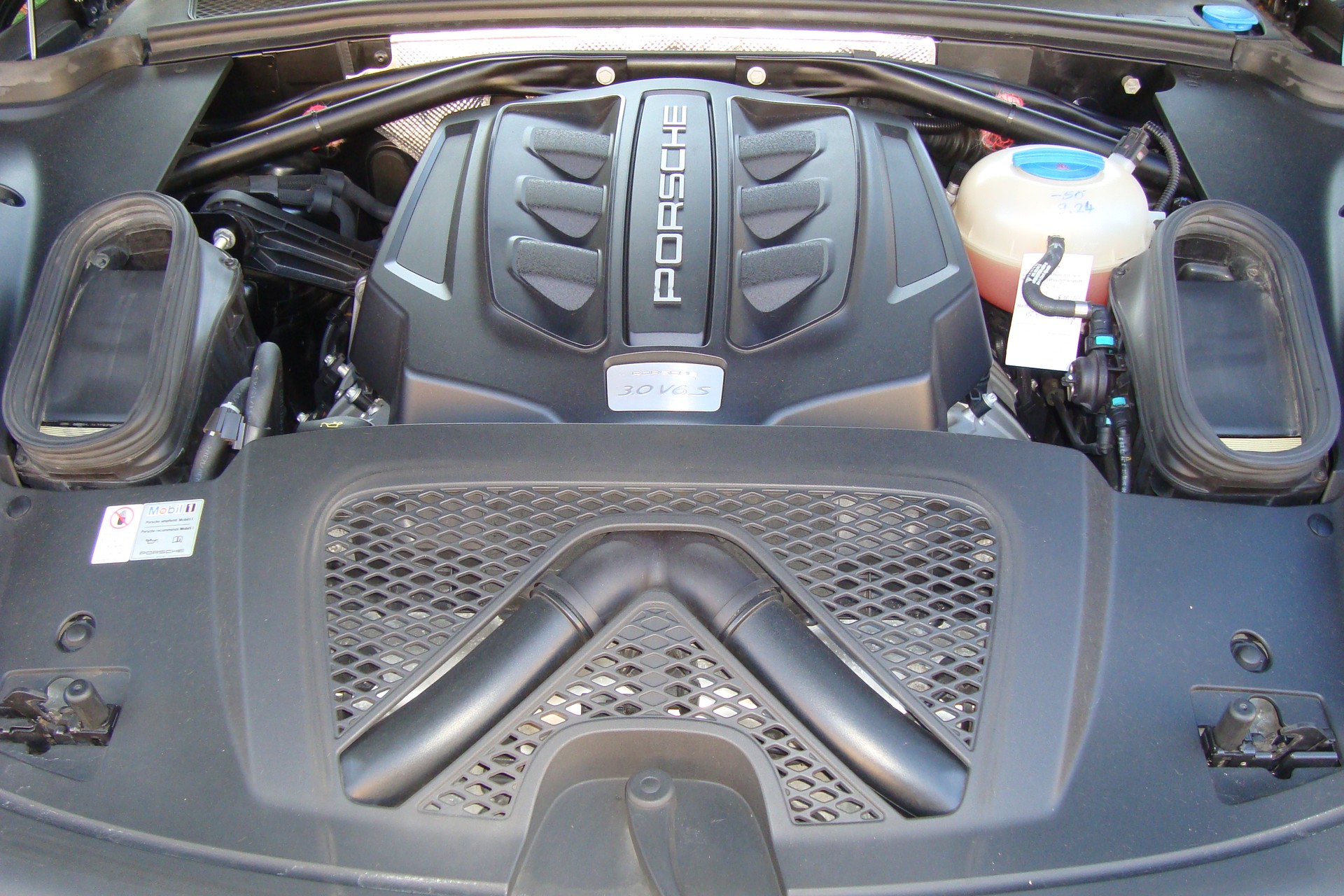 PORSCHE 3.0 V6 S-image-4