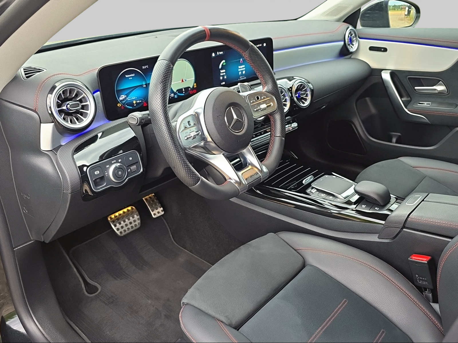 MERCEDES-BENZ CLA 35 AMG 4Matic 7G-DCT-image-9