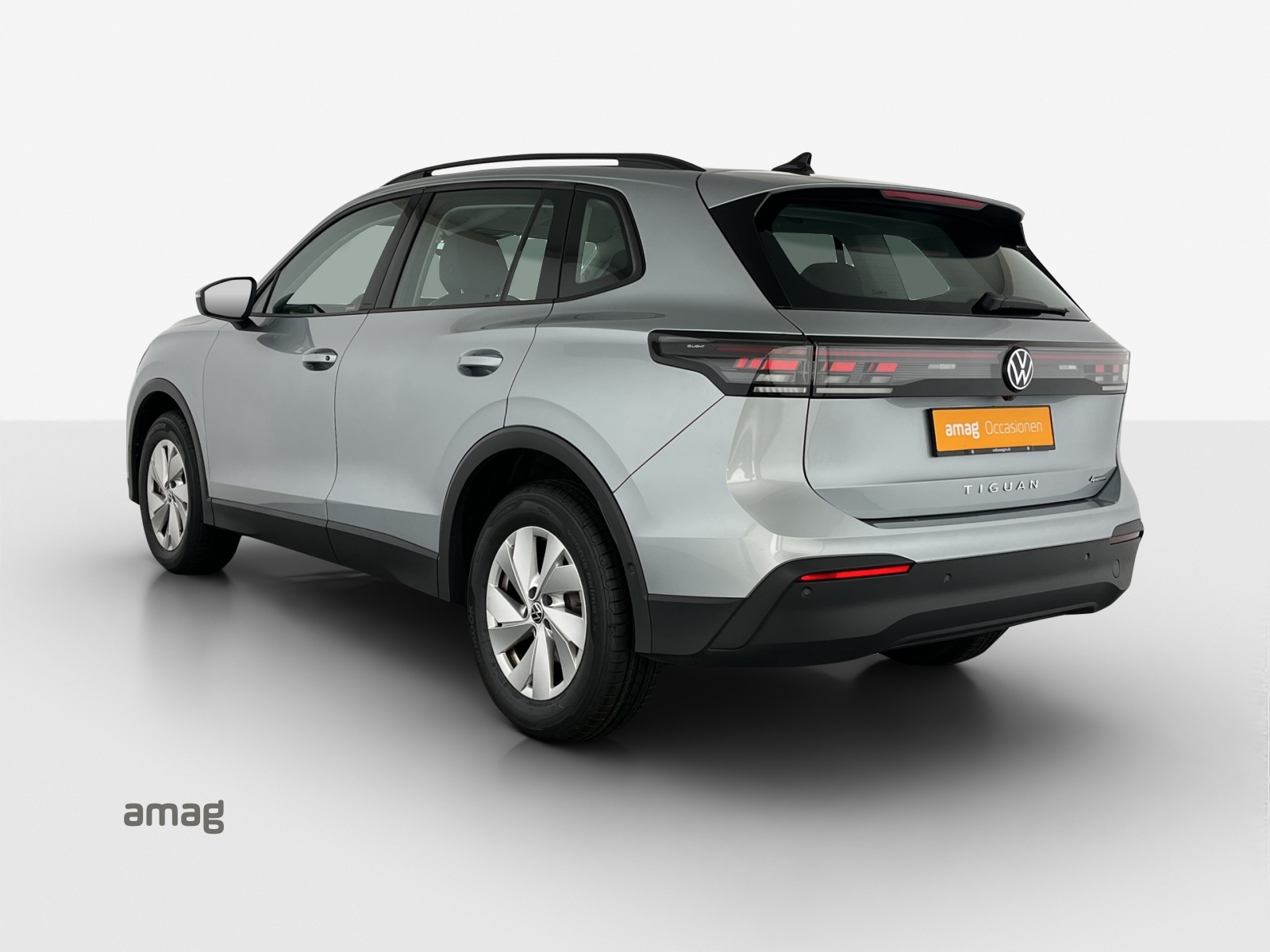 VW Tiguan 2.0 TSI DSG Life 4Motion-image-2