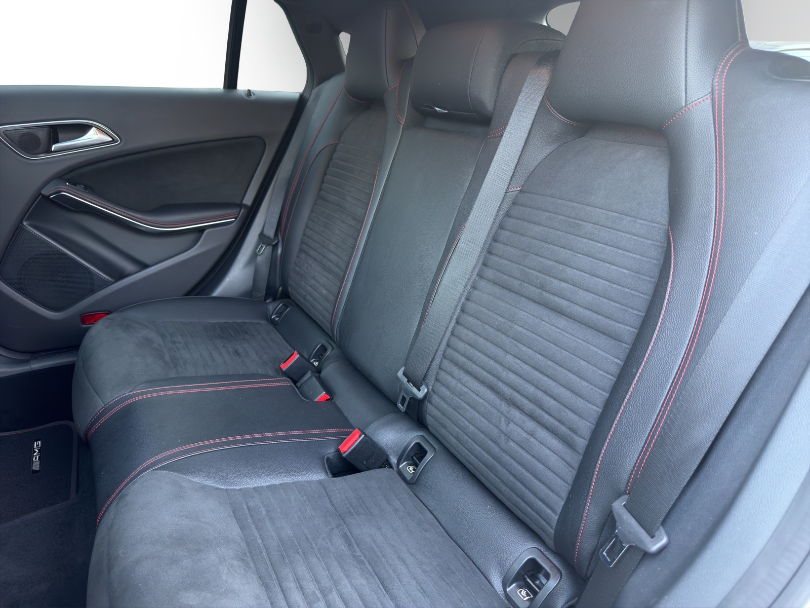 MERCEDES-BENZ CLA 220 AMG Line 4Matic-image-13