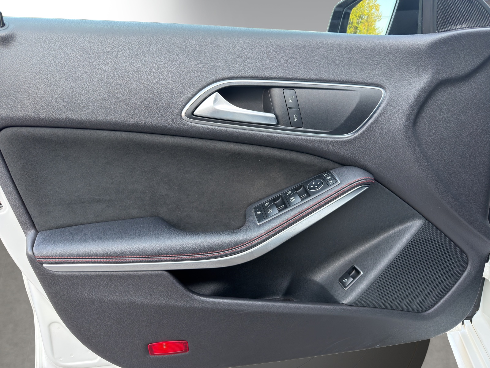 MERCEDES-BENZ CLA 220 AMG Line 4Matic-image-9