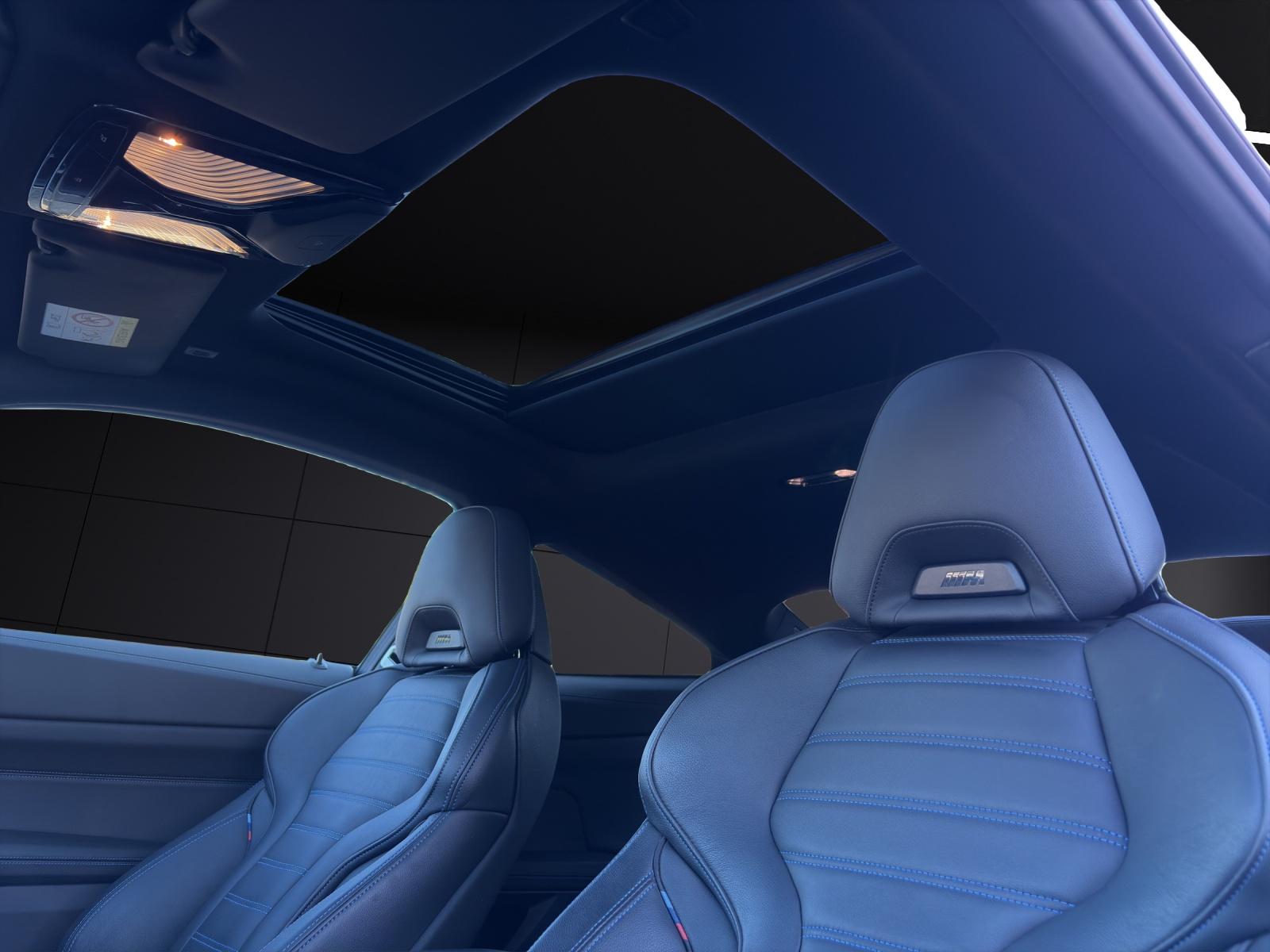 BMW M440i xDrive Coupé-image-13