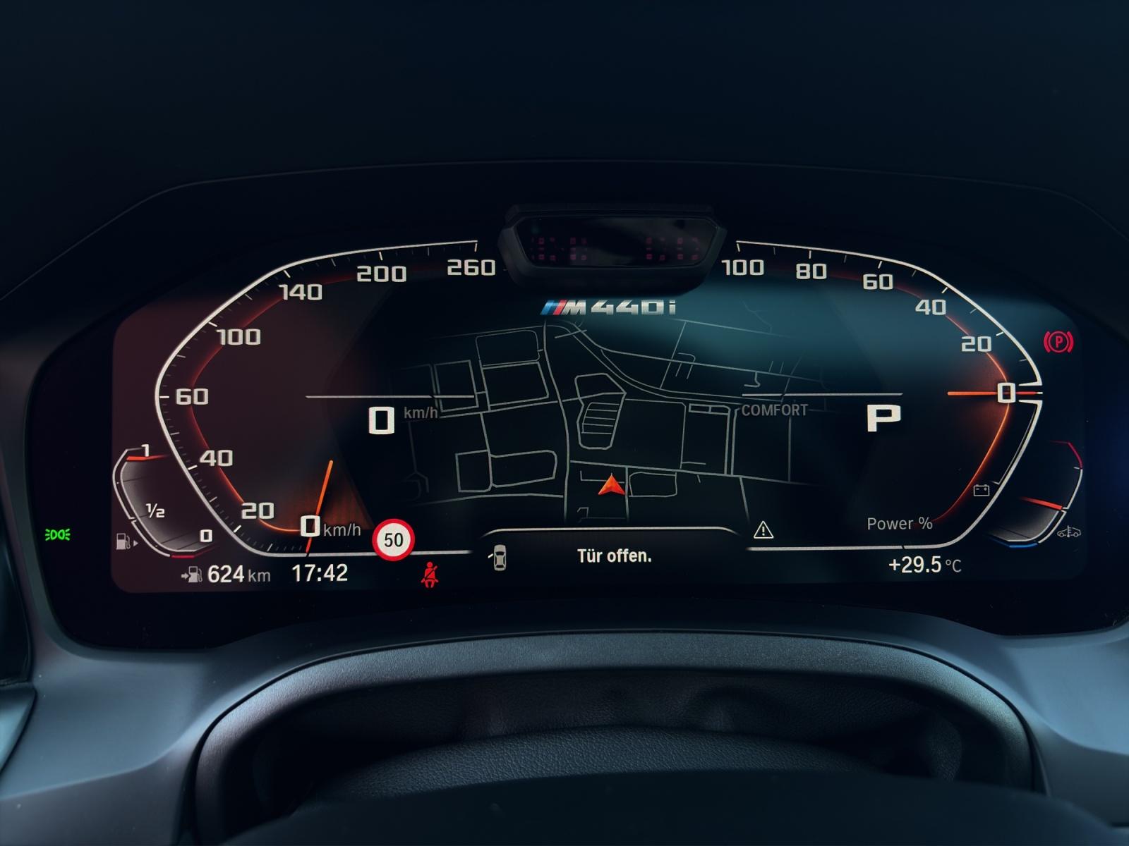 BMW M440i xDrive Coupé-image-15