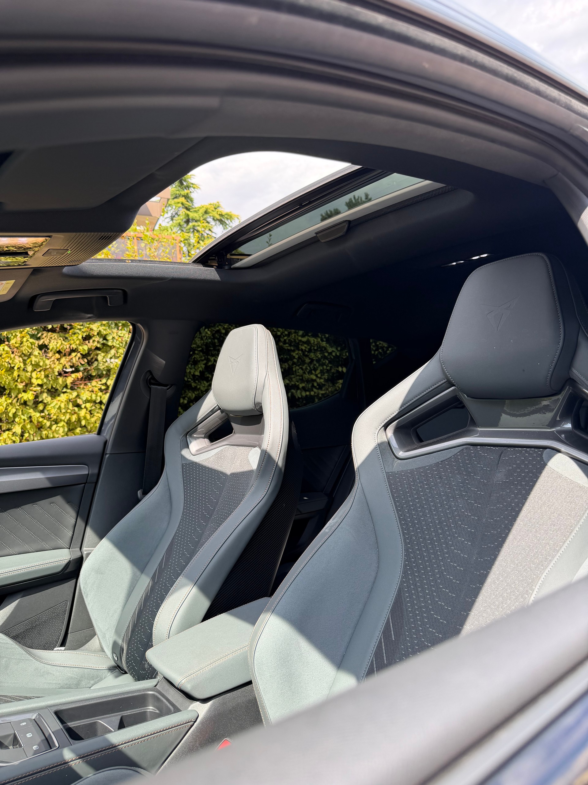 CUPRA 2.0 TSI 300 Extreme DSG-image-2