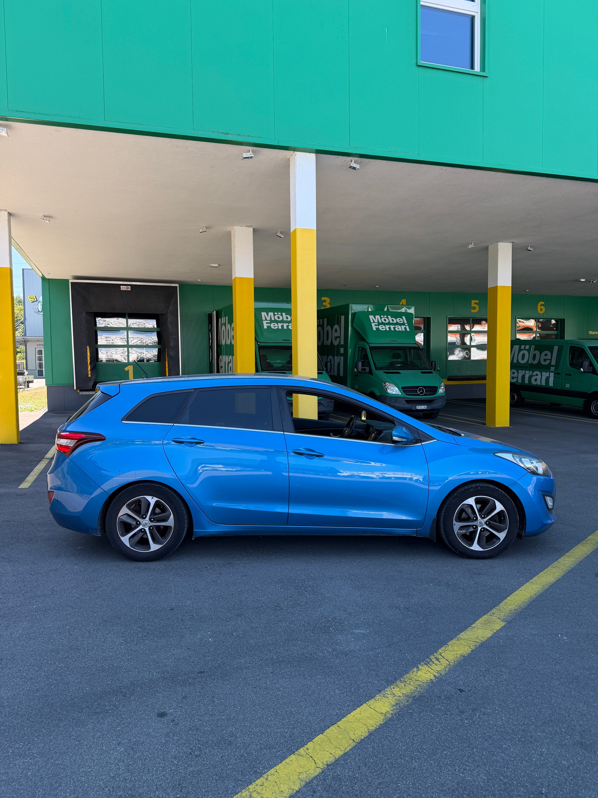HYUNDAI i30 Wagon 1.6 GDI Amplia-image-7