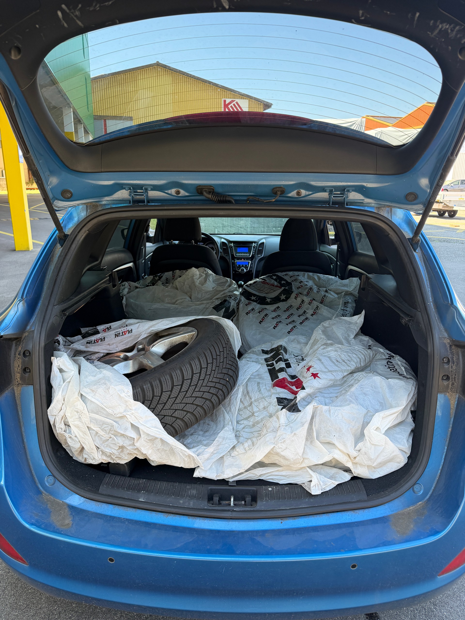 HYUNDAI i30 Wagon 1.6 GDI Amplia-image-15