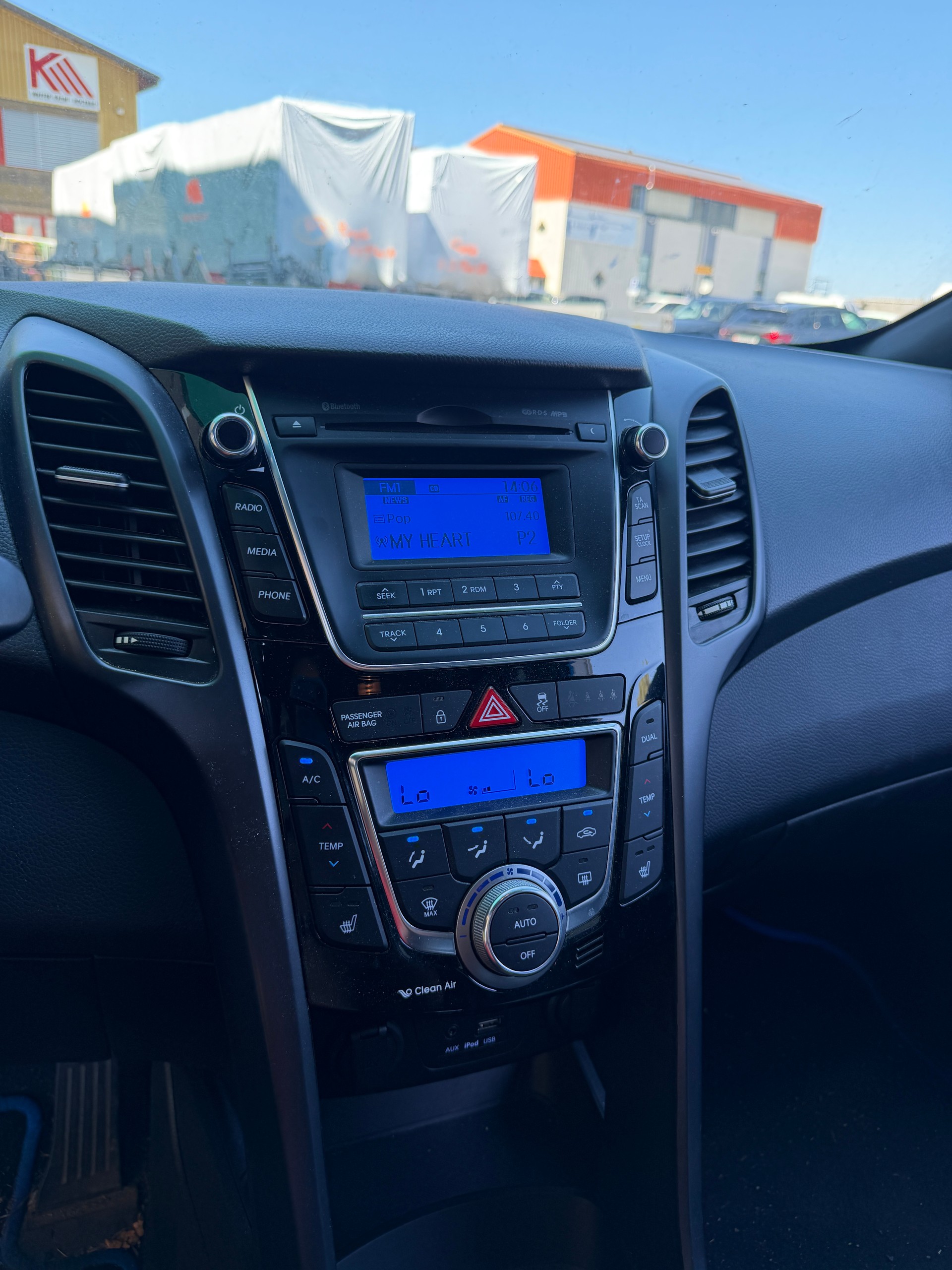 HYUNDAI i30 Wagon 1.6 GDI Amplia-image-10