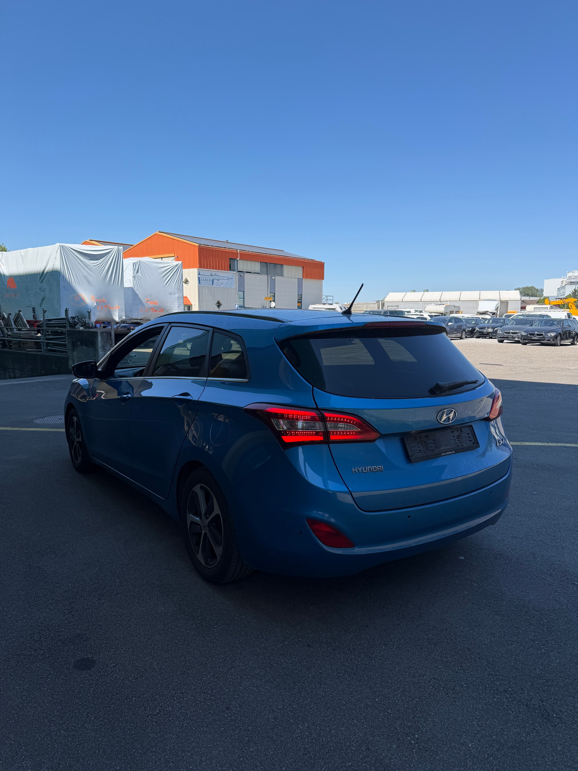 HYUNDAI i30 Wagon 1.6 GDI Amplia-image-4