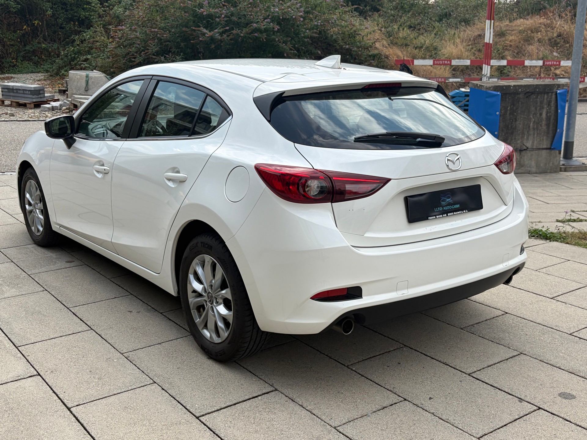 MAZDA 3 SKYACTIV-G 120 Ambition Automat-image-9