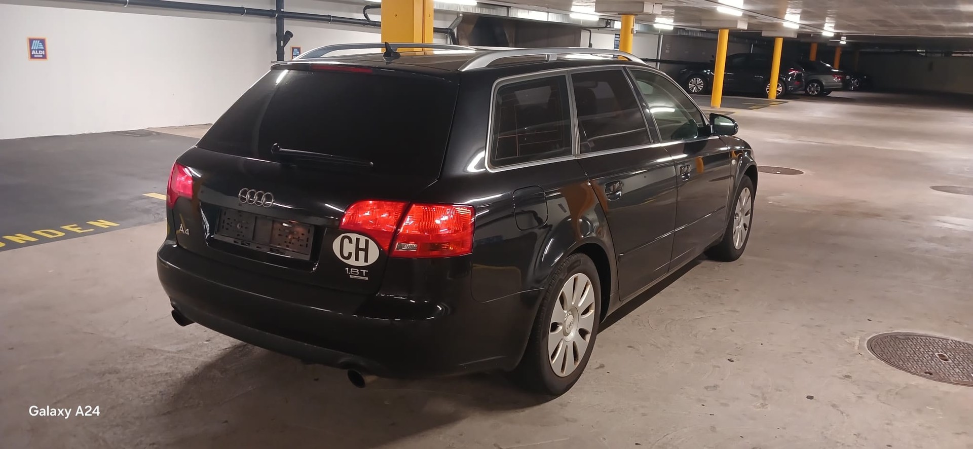 AUDI A4 Avant 1.8 Turbo quattro-image-1