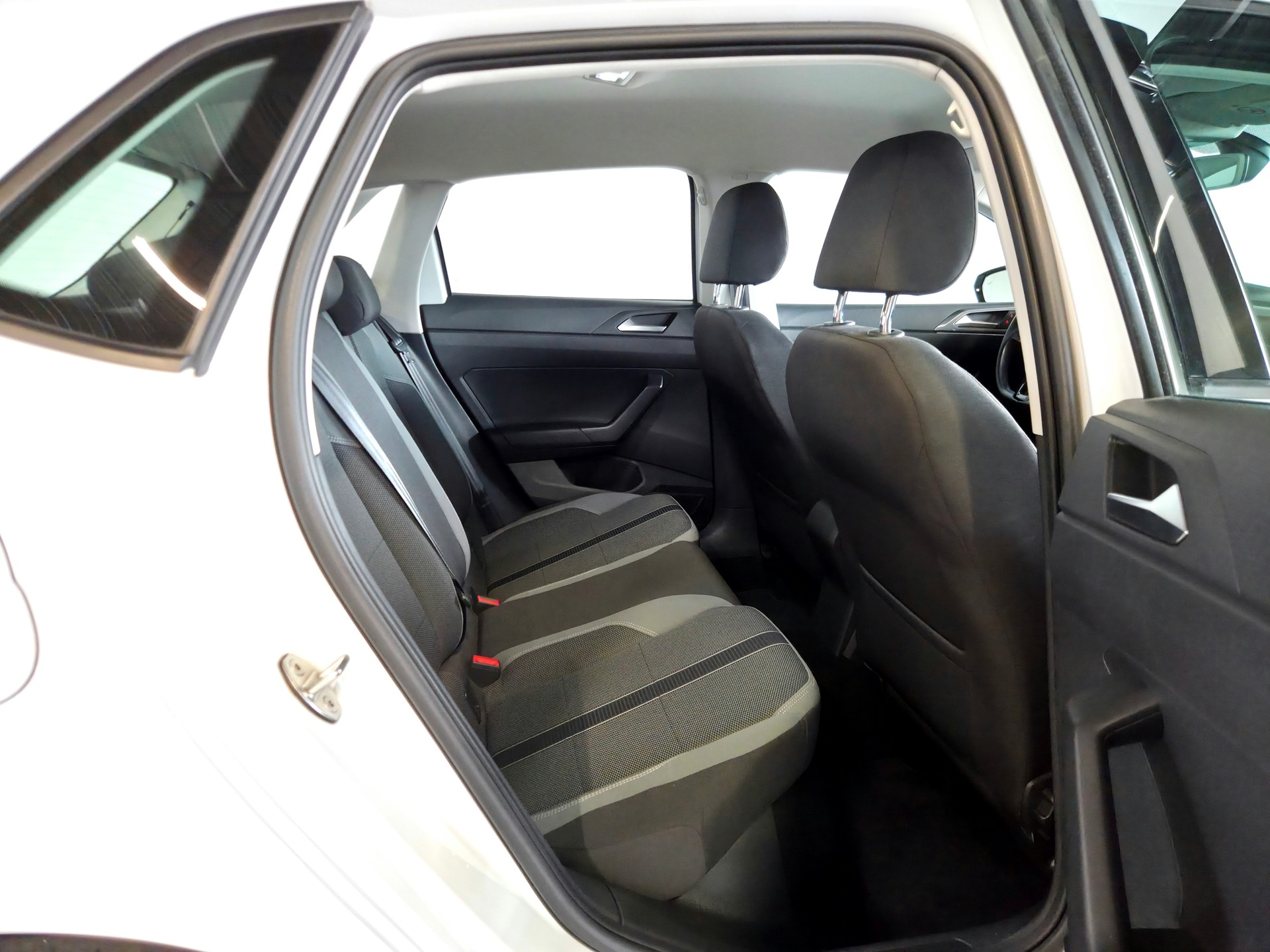 VW Polo 1.0 TSI 115 Highline DSG-image-7