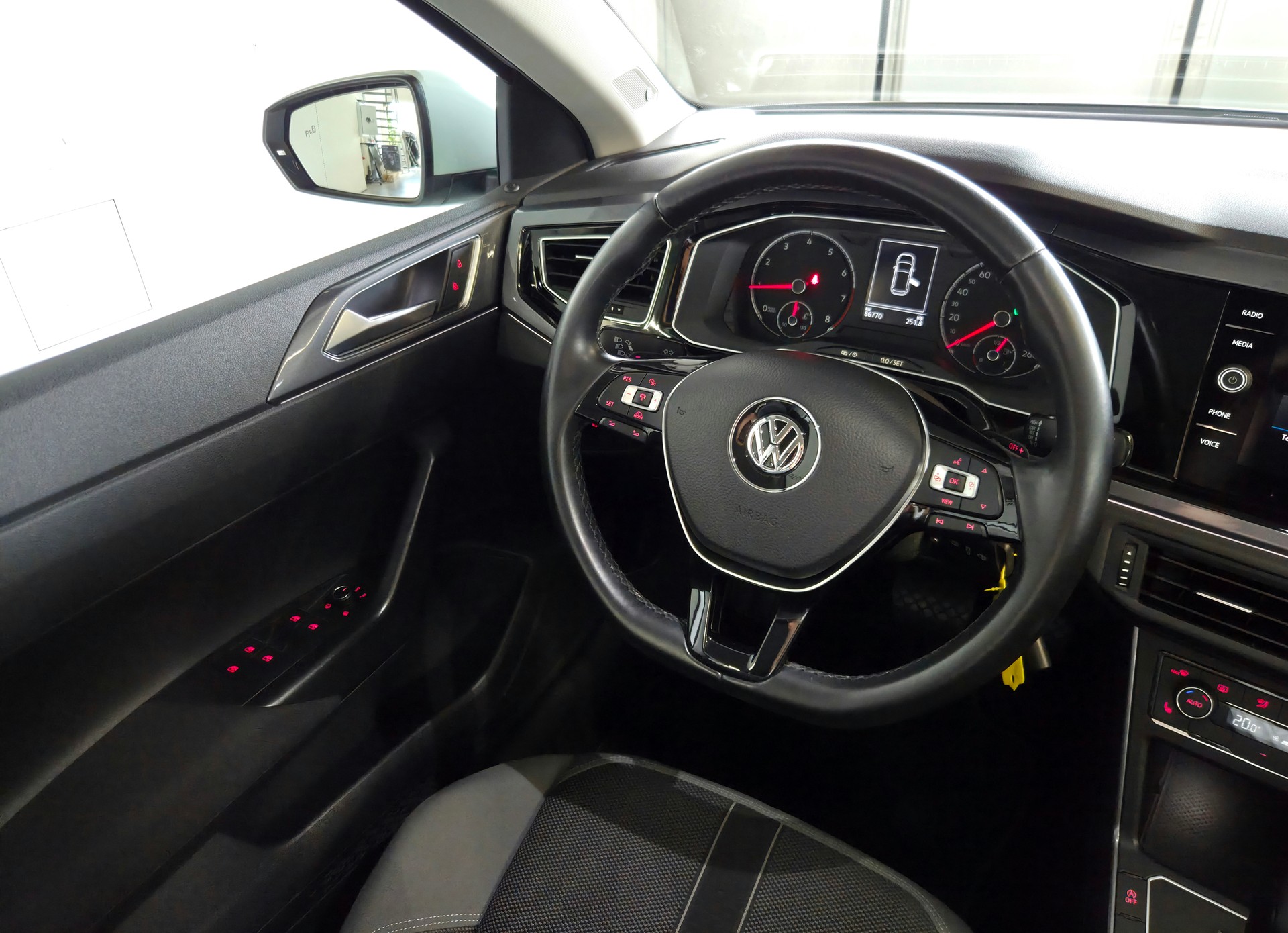 VW Polo 1.0 TSI 115 Highline DSG-image-6