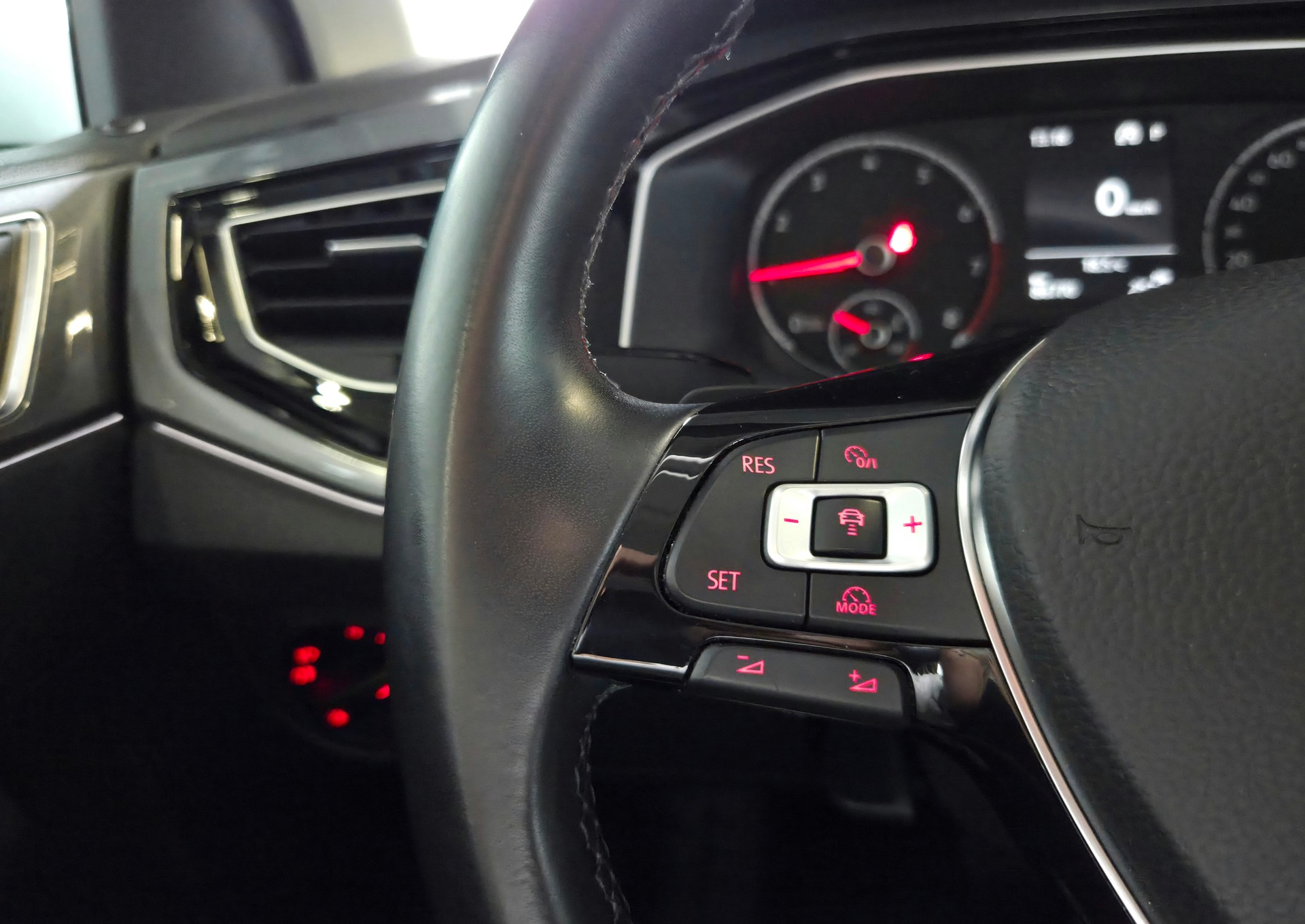 VW Polo 1.0 TSI 115 Highline DSG-image-10