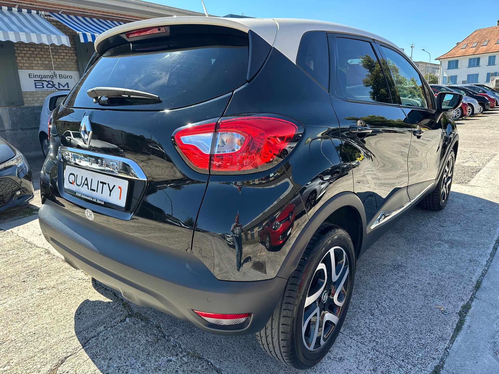 RENAULT Captur 1.2 T 16V Intens-image-6