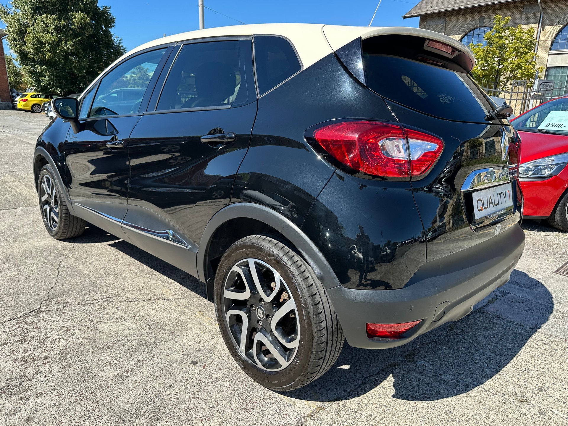 RENAULT Captur 1.2 T 16V Intens-image-5
