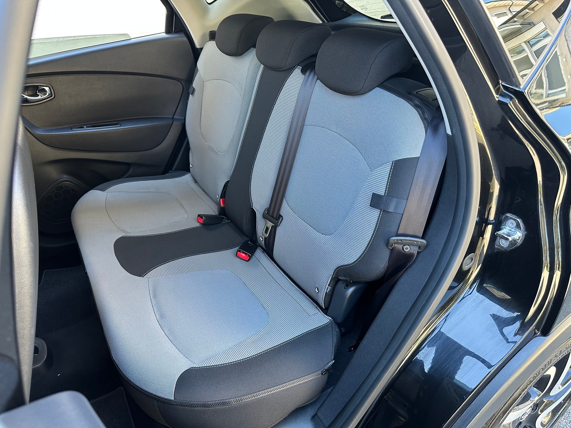 RENAULT Captur 1.2 T 16V Intens-image-14