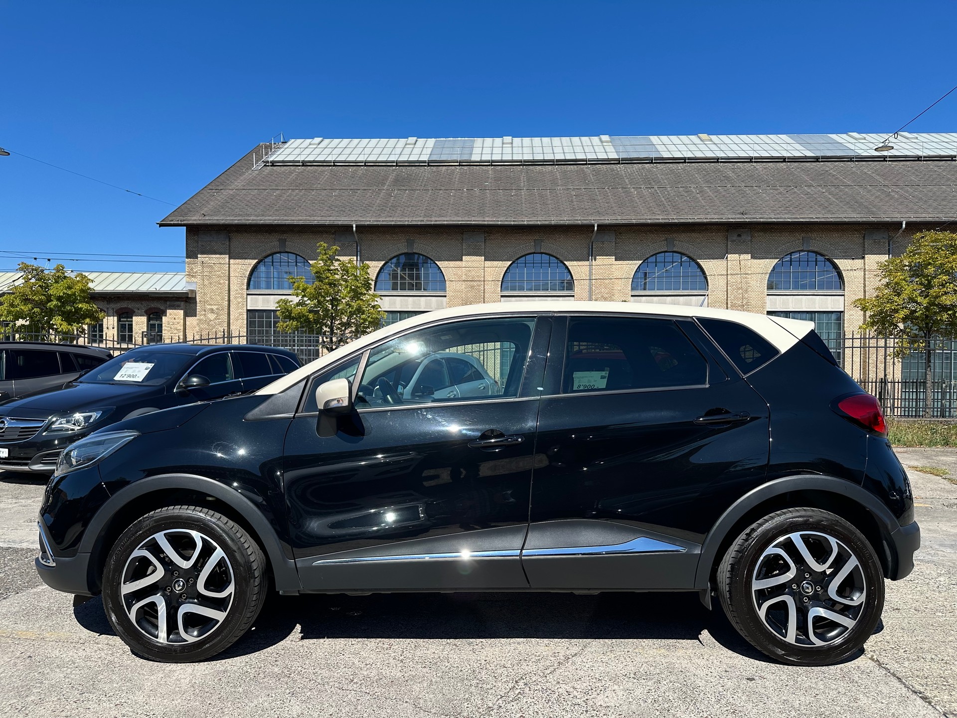 RENAULT Captur 1.2 T 16V Intens-image-3