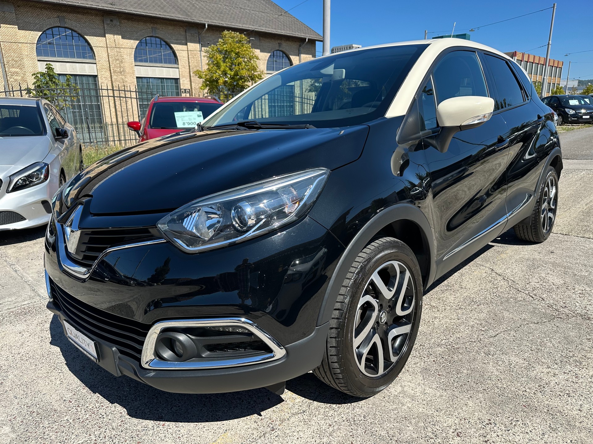 RENAULT Captur 1.2 T 16V Intens-image-0