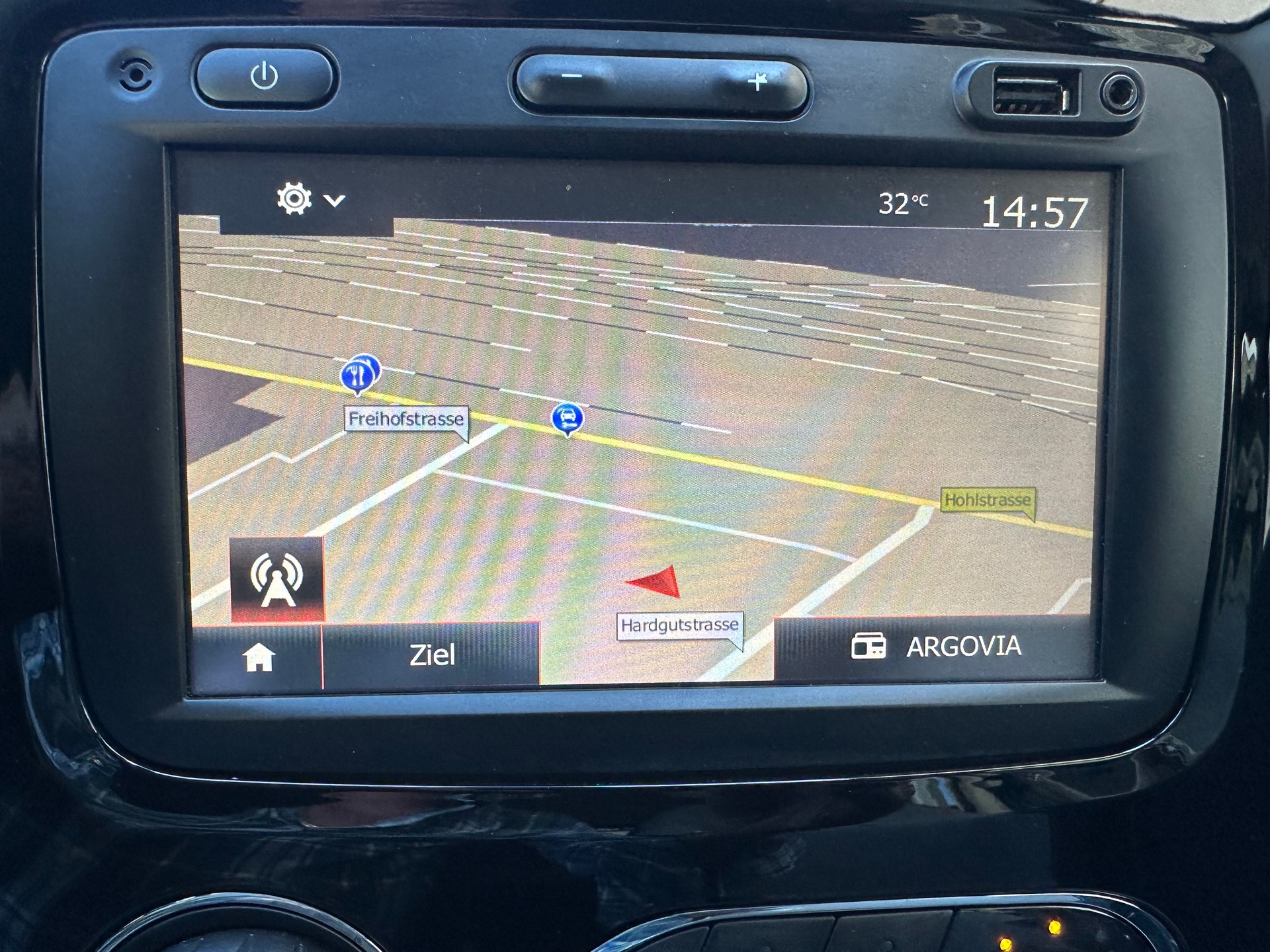 RENAULT Captur 1.2 T 16V Intens-image-22
