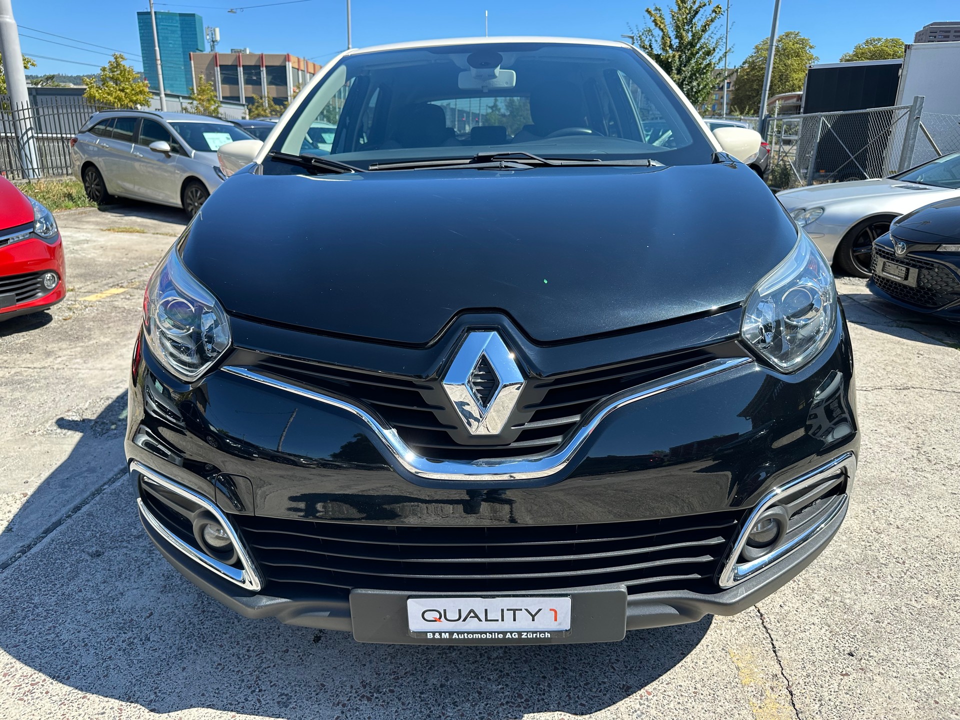 RENAULT Captur 1.2 T 16V Intens-image-1