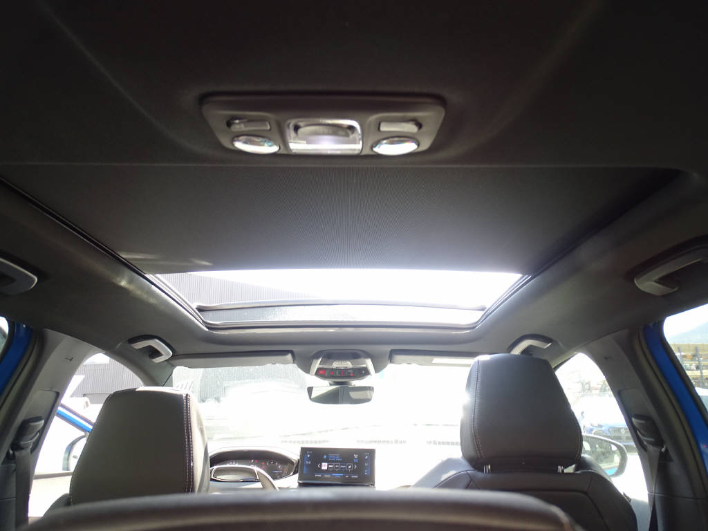 PEUGEOT 3008 1.6 PureTech GT Pack-image-7
