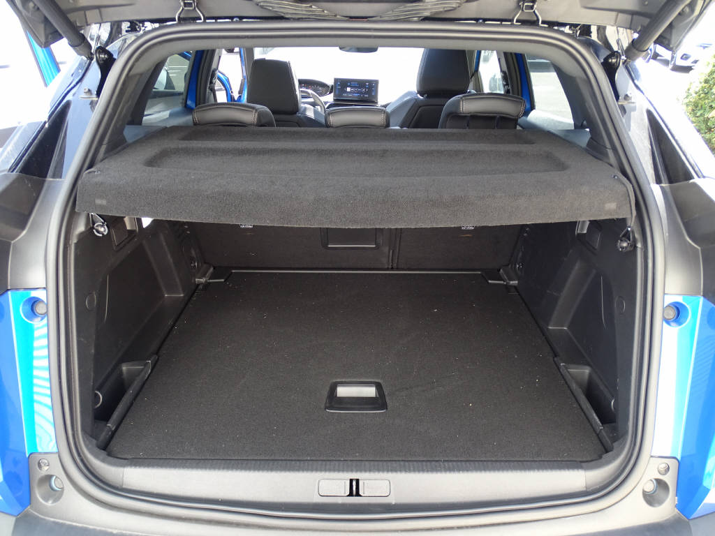 PEUGEOT 3008 1.6 PureTech GT Pack-image-8