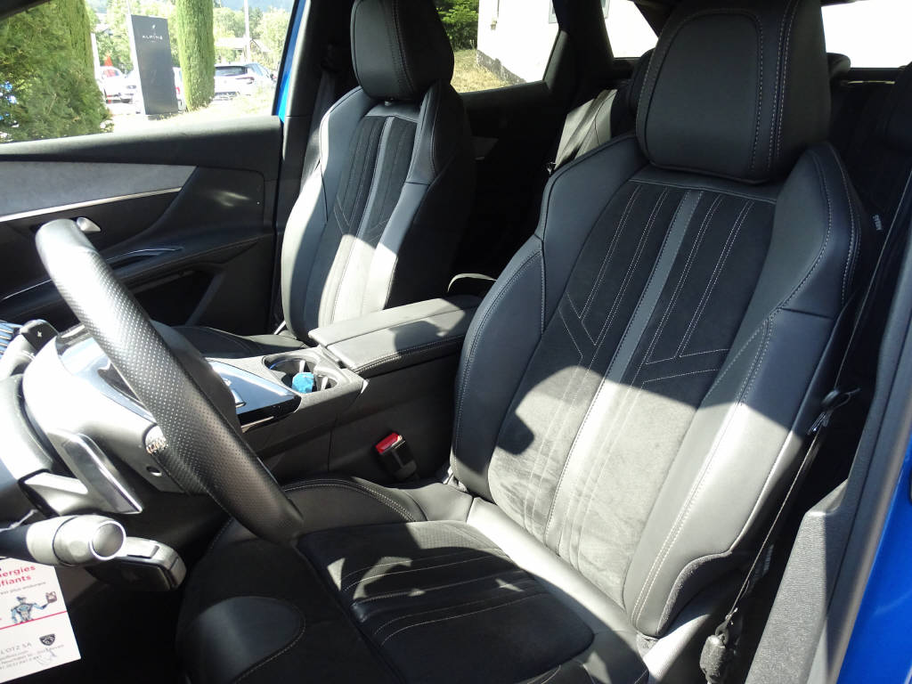 PEUGEOT 3008 1.6 PureTech GT Pack-image-4