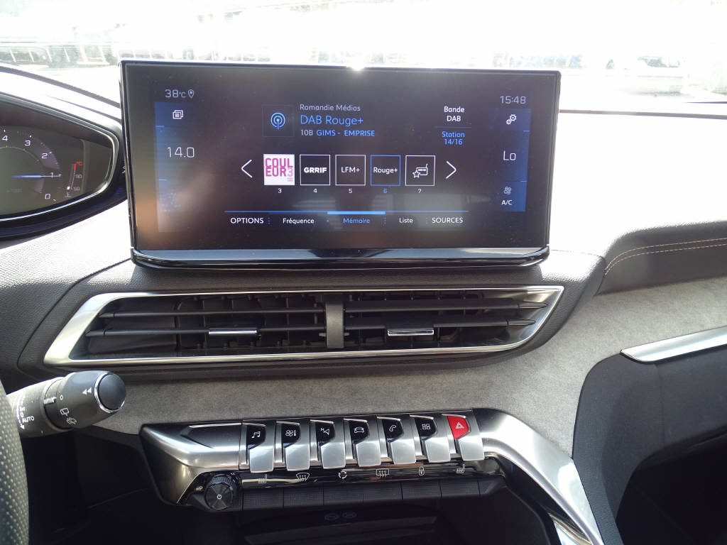 PEUGEOT 3008 1.6 PureTech GT Pack-image-12