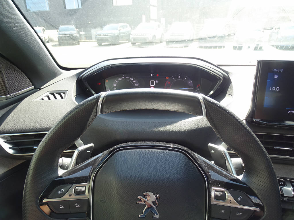 PEUGEOT 3008 1.6 PureTech GT Pack-image-11