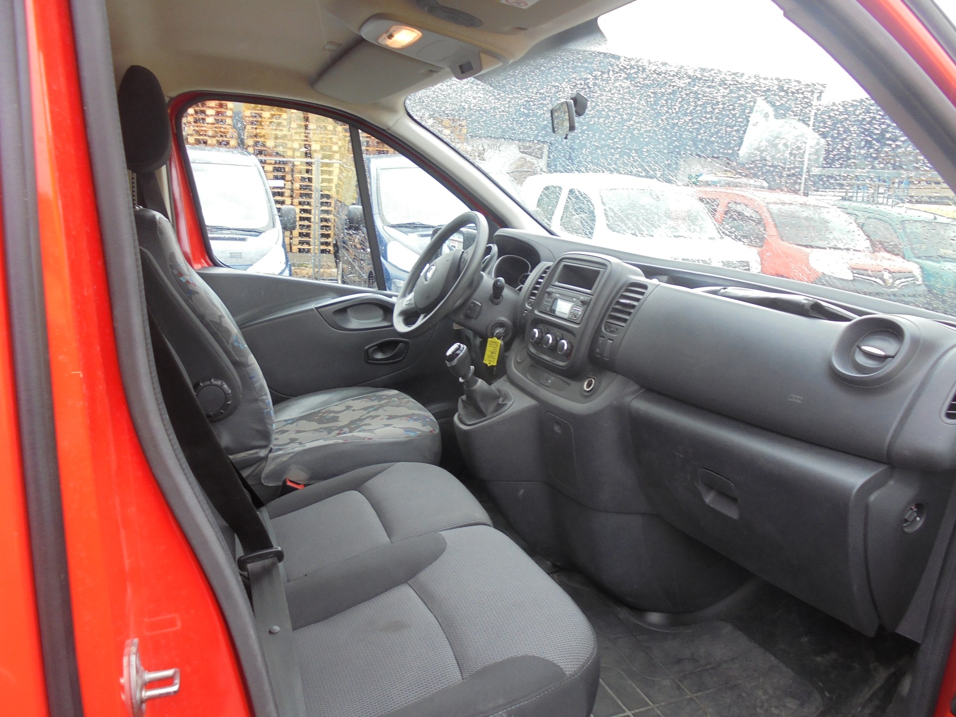 RENAULT Trafic 2.0 dCi 120 3.0t Business L1H1-image-9