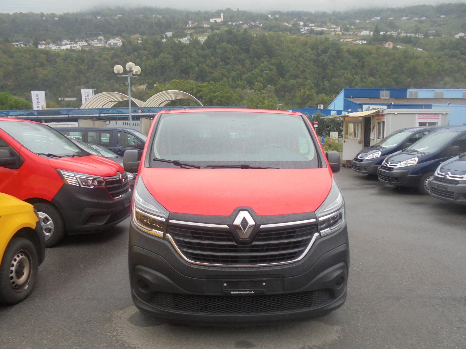 RENAULT Trafic 2.0 dCi 120 3.0t Business L1H1-image-1
