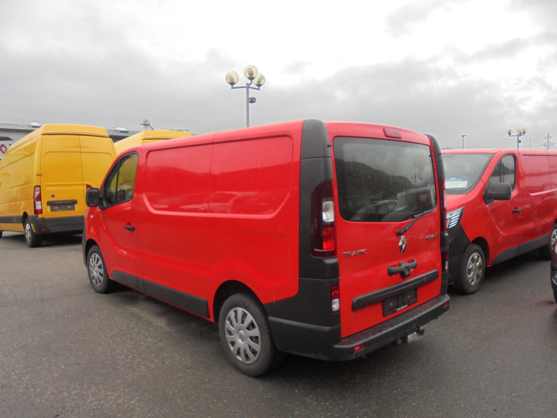RENAULT Trafic 2.0 dCi 120 3.0t Business L1H1-image-3