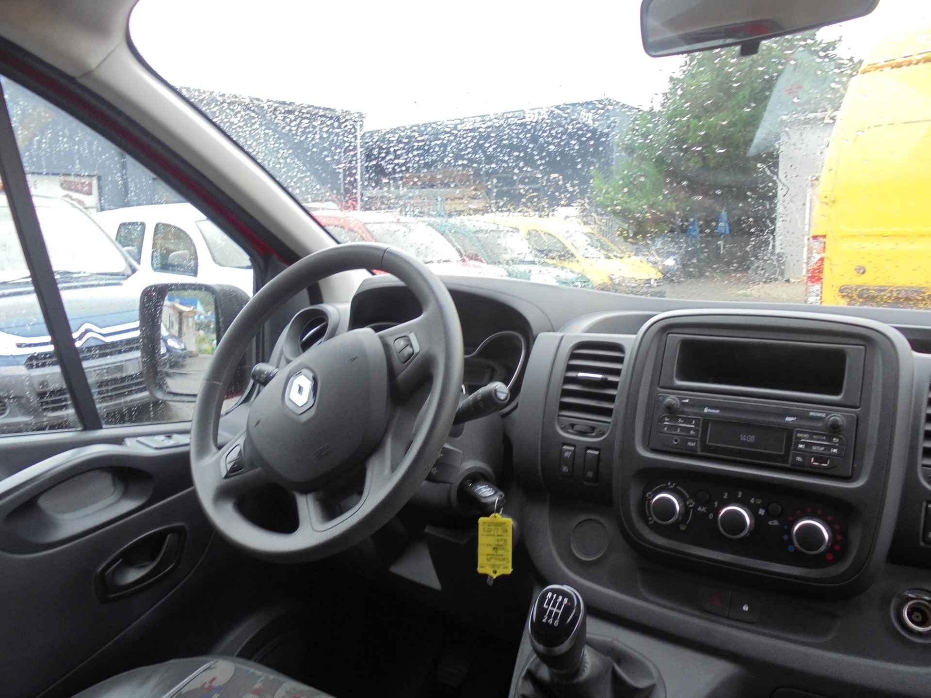 RENAULT Trafic 2.0 dCi 120 3.0t Business L1H1-image-10