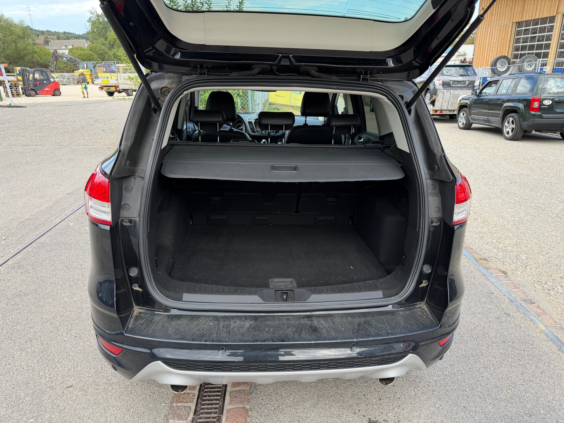 FORD Kuga 2.0 TDCi Titanium 4WD PowerShift-image-12