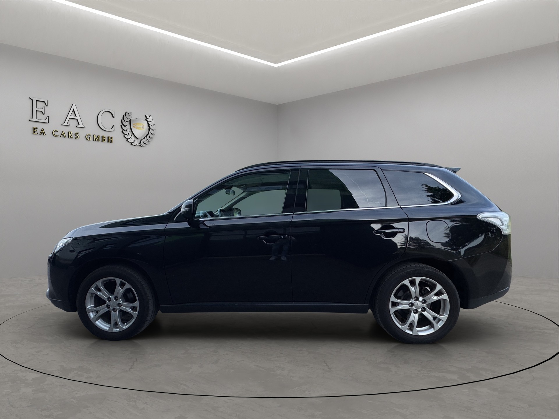 MITSUBISHI Outlander 2.2 DID Navigator 4WD Automatic-image-1