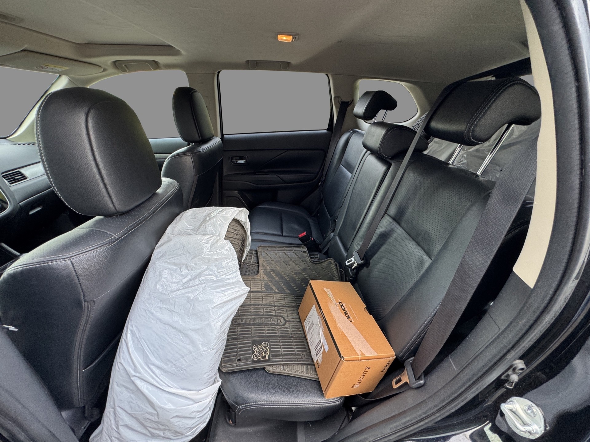 MITSUBISHI Outlander 2.2 DID Navigator 4WD Automatic-image-11