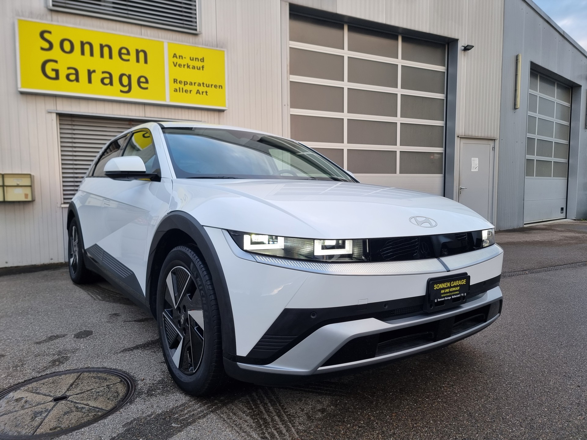 HYUNDAI Ioniq 5 84 kWh Amplia 2WD-image-2